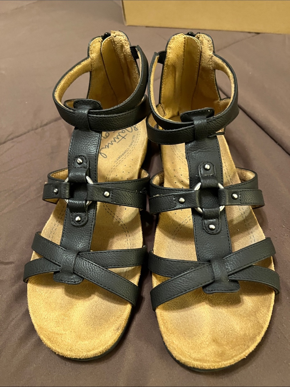 Natural Soul Black Strappy T-Style Ankle Sandals